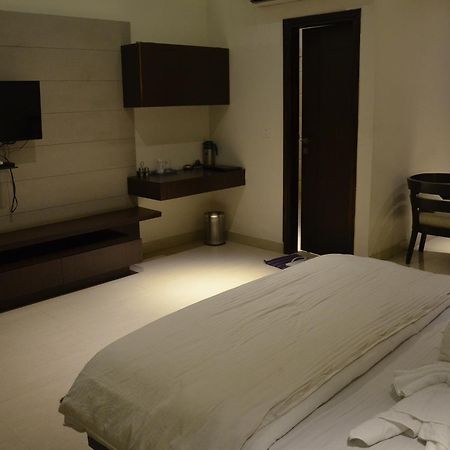 Hotel Aroma Inn Sirsa Kültér fotó