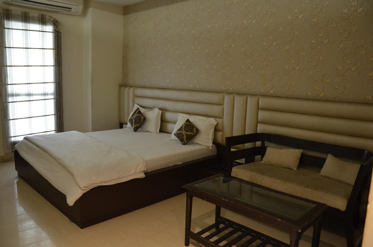 Hotel Aroma Inn Sirsa Kültér fotó