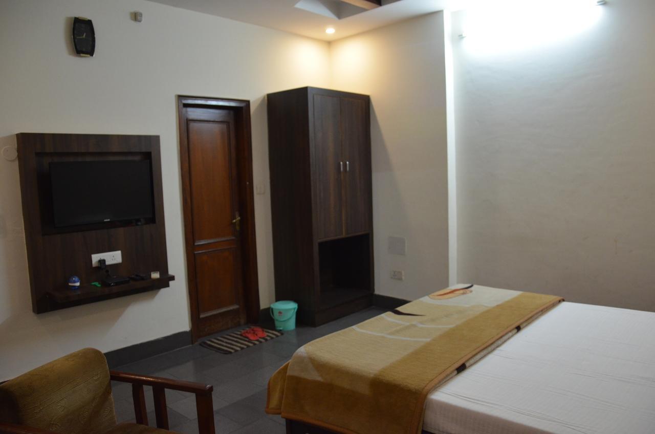 Hotel Aroma Inn Sirsa Kültér fotó