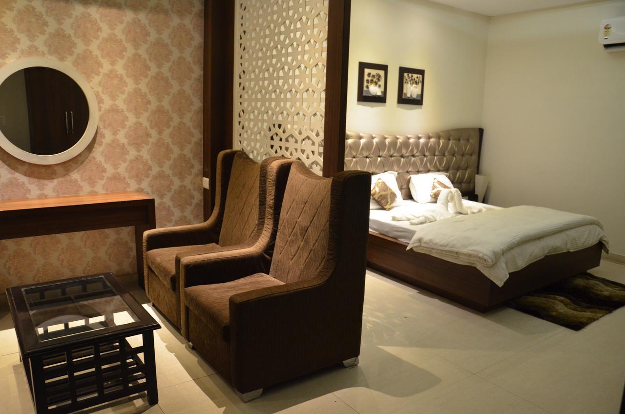 Hotel Aroma Inn Sirsa Kültér fotó