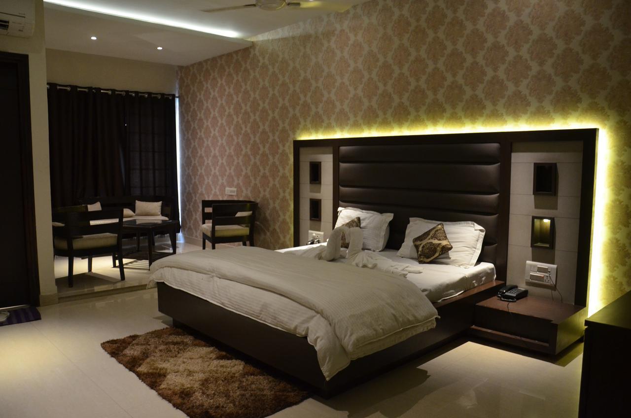 Hotel Aroma Inn Sirsa Kültér fotó